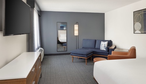 Suite, 1 Bedroom (Mobility/Hearing Accessible, Tub)