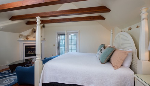 Deluxe Room, 1 King Bed, Balcony (SEASIDE)