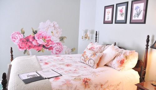 Classic Room, 1 Queen Bed, Patio (SAMUEL)