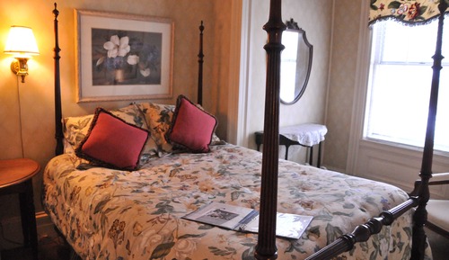 Classic Suite (Queen and Twin) (VICTORIAN)