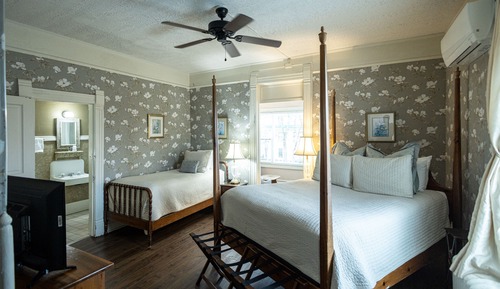 Family Room, Multiple Beds