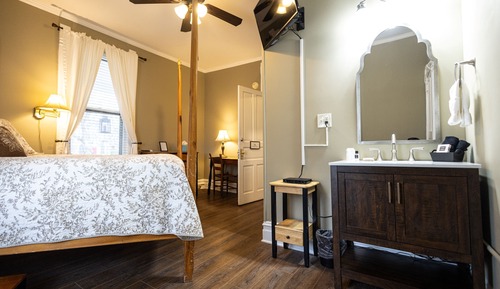 Superior Room, 1 Queen Bed