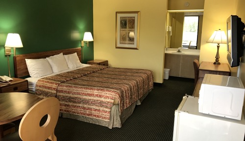 Standard Room, 1 King Bed, Smoking