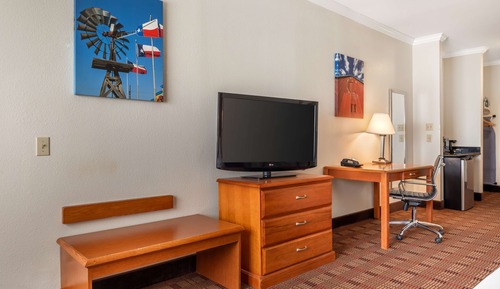 Standard Room, 1 King Bed, Accessible, Jetted Tub