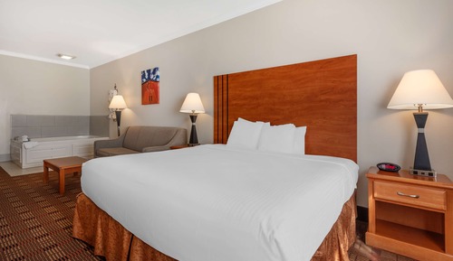 Standard Room, 1 King Bed, Non Smoking, Jetted Tub