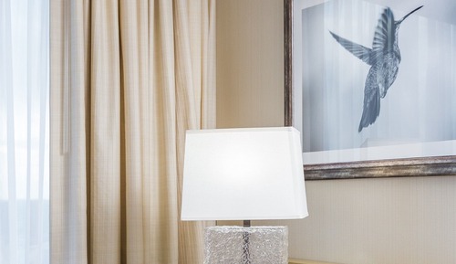 Sky Tower - Deluxe Room 1 King Bed Accessible