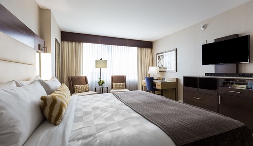 Sky Tower- River Suite