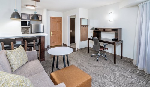 Suite, 2 Bedrooms, Kitchen