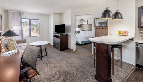 Suite, 1 Bedroom, Kitchen, Mountain View