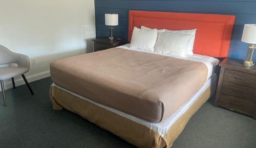 Standard Room, 1 King Bed