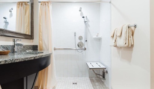 Deluxe Room, 2 Queen Beds, Accessible, Ocean View Balcony