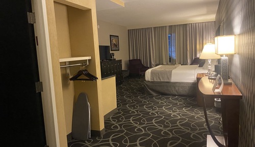 Deluxe Room, 1 Queen Bed, Accessible