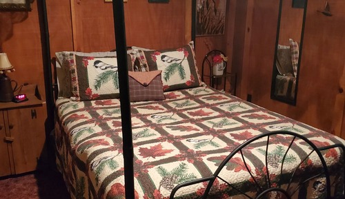 Room (The Hayloft With Shared bath)