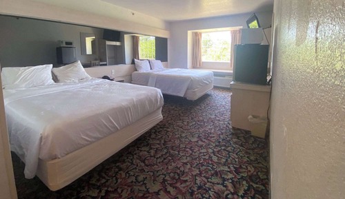 Deluxe Room, 2 Queen Beds, Non Smoking