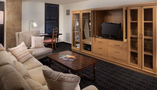 Premier Suite, 1 King Bed, River View