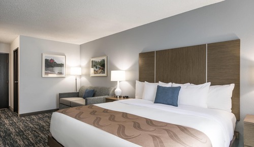 Suite, 1 King Bed with Sofa bed, Non Smoking