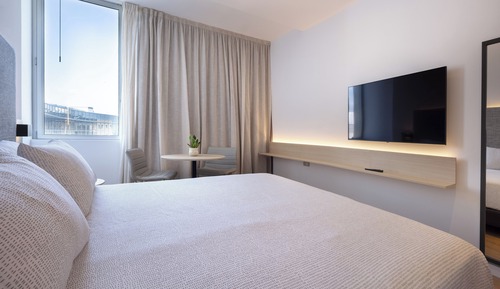 The Studio King Bed