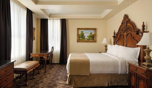 Single Room, 1 King Bed (Hearing Accessible)