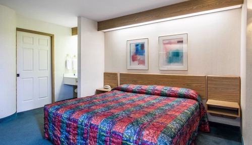 Standard Room, 1 King Bed, Smoking