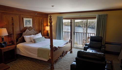 Premium Room, 1 King Bed, Jetted Tub, River View