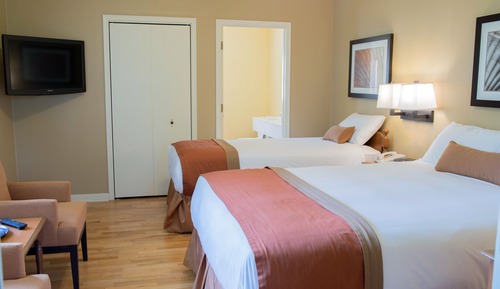 Two Bedroom Cottage with 2 Double Beds and 2 Twin Beds