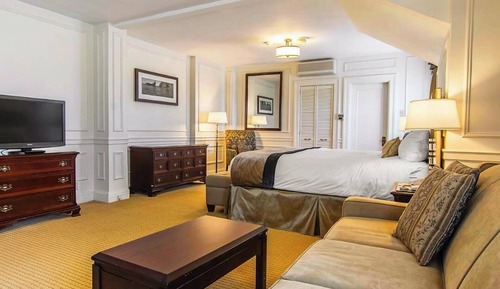 Basin View Suite with King Bed