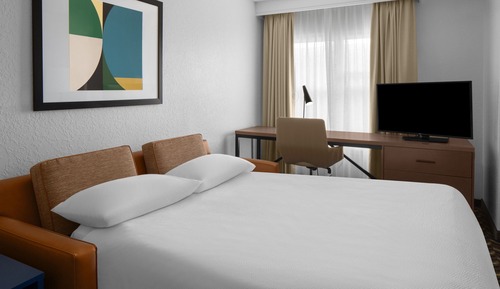 Studio, 1 Queen Bed with Sofa bed (Hearing Accessible)