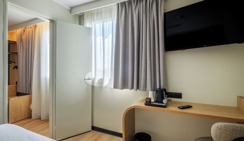 Junior Suite, 1 Queen Bed with Sofa bed