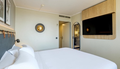 Superior Room, 1 King Bed