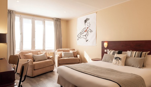 Family Room, City View