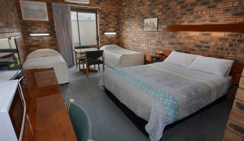 Family Room, Multiple Beds, Microwave, Ground Floor