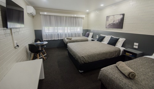 Family Room (Sleeps 4)