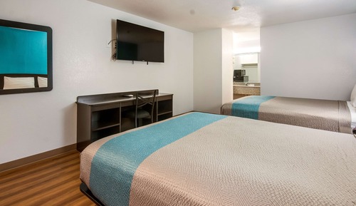 Deluxe Room, 2 Queen Beds, Non Smoking, Kitchenette
