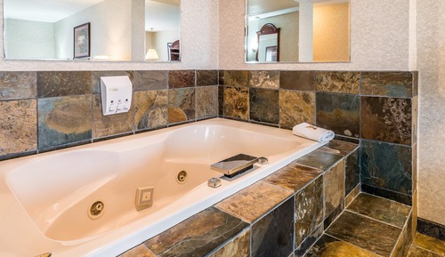 Suite, 1 King Bed, Non Smoking