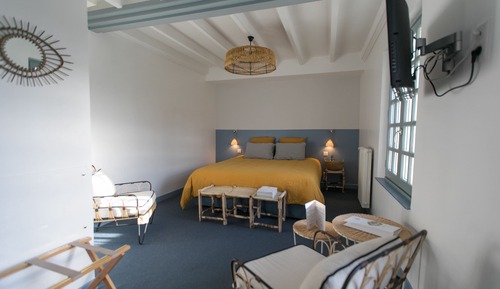 Room, Terrace (Moulin de l'Abbaye)