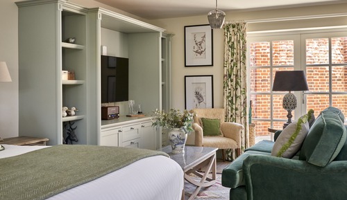 Room (Courtyard Retreat)