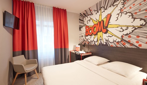 Standard Room, 1 Queen Bed