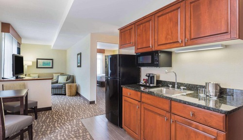 Suite, 1 King Bed, Accessible, Non Smoking