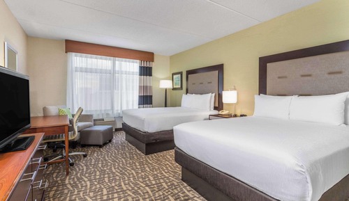 Room, 2 Queen Beds, Accessible, Non Smoking