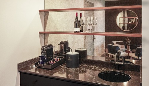 Suite, 1 King Bed, Mobility Accessible