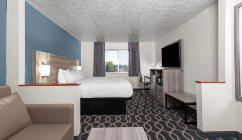 Studio Suite, 1 King Bed, Accessible, Non Smoking (Mobility)