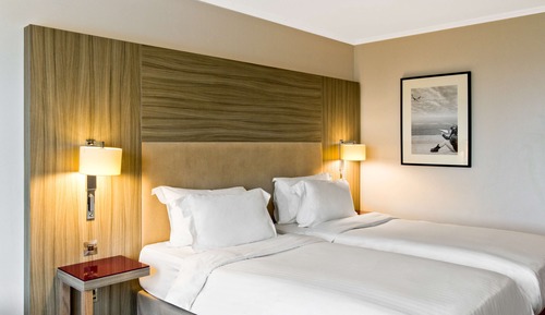 Superior Room (Runway View)