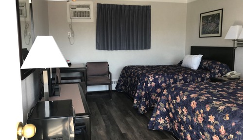 Standard Room, 2 Double Beds (No Pets Allowed)
