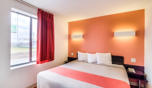Standard Room, 1 King Bed, Smoking