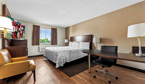 Deluxe Room, 1 King Bed (Smoke Free)