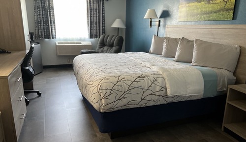 Standard Room, 1 Queen Bed