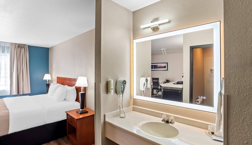 Suite, 1 King Bed, Non Smoking, Jetted Tub