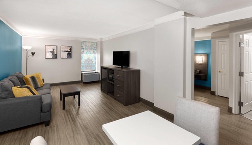Suite, 1 King Bed, Non Smoking
