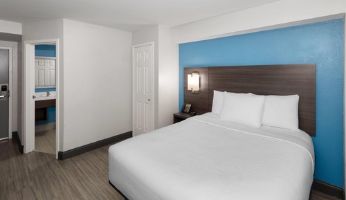 Room, 1 Queen Bed, Non Smoking