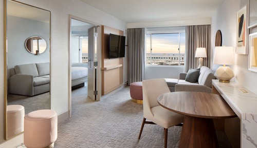 Suite, 2 Queen Beds, City View